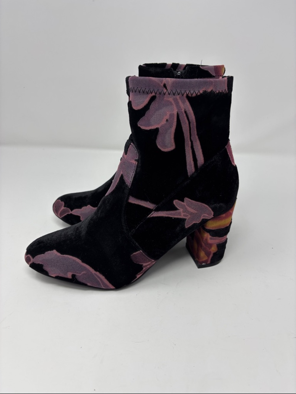 Steve Madden | sock booties 6.5 6.5M Black Velvet Floral Ankle Boots - Women's - Picture 6 of 9